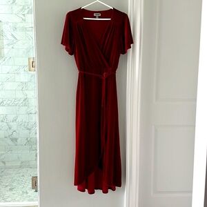 Chelsea 28 wine colored velvet dress, size medium, EUC
